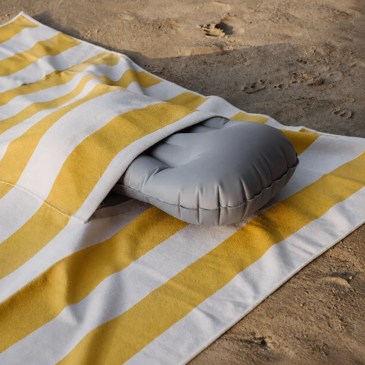 Naluu - Premium All-in-One Beach Towel