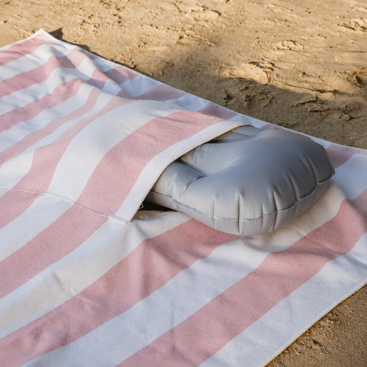Naluu - Premium All-in-One Beach Towel