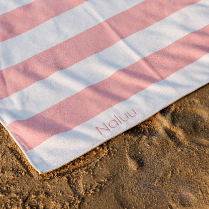 Naluu - Premium All-in-One Beach Towel