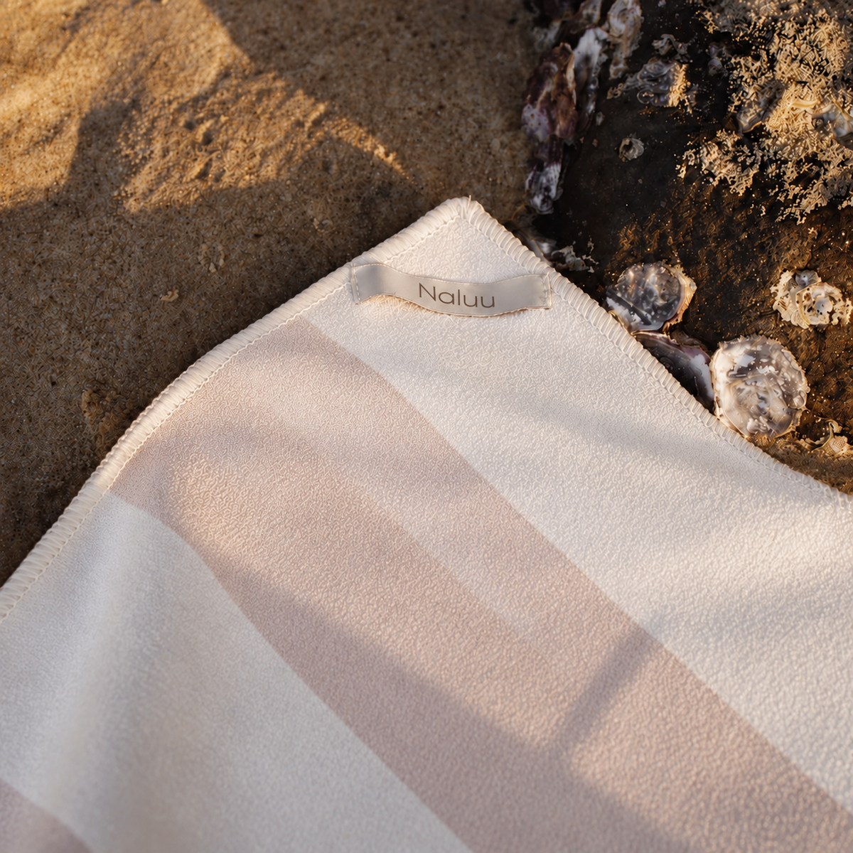Naluu - Premium All-in-One Beach Towel