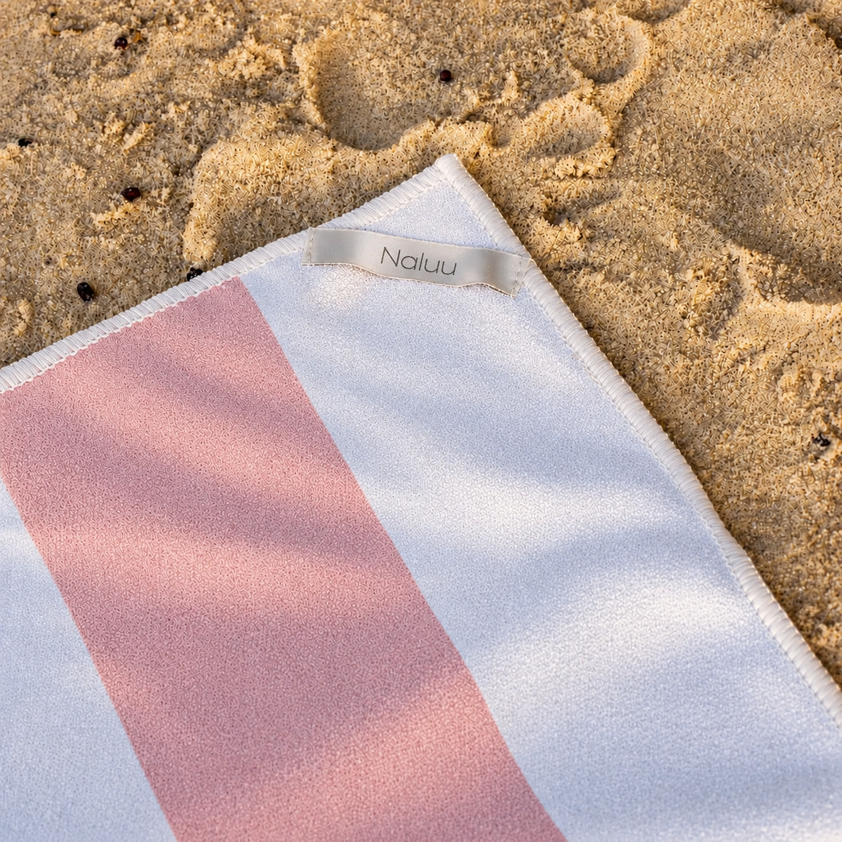 Naluu - Premium All-in-One Beach Towel